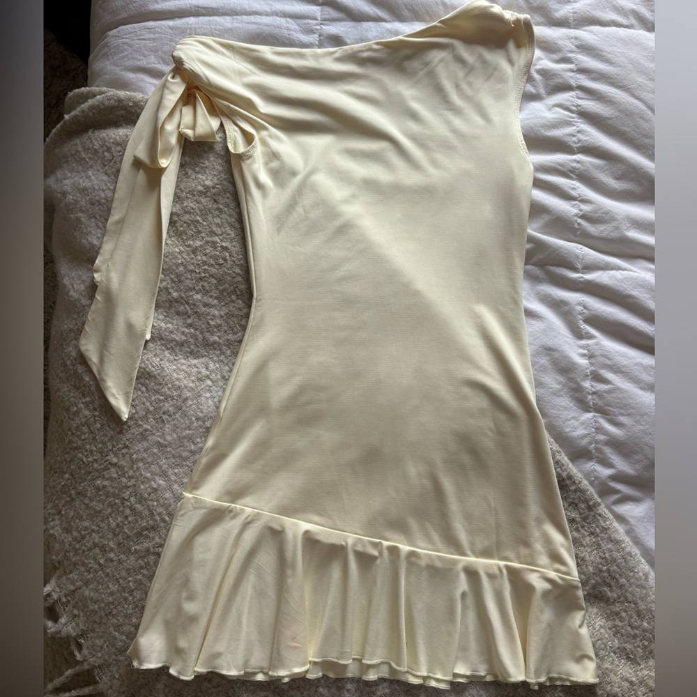 Peppermayo One Shoulder Cream- yellow Dress - Picture 2 of 5